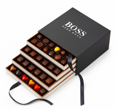 Logolu VIP Kutuda 120 adet spesiyal Çikolata